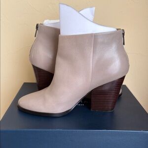 Elegant Beige Ankle Boots